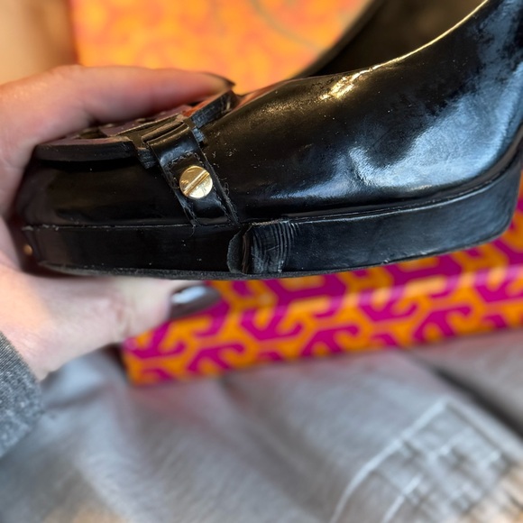 TORY BURCH Black Patent Leather Platform Heels (9) | Comes with Original Box - Picture 4 of 9